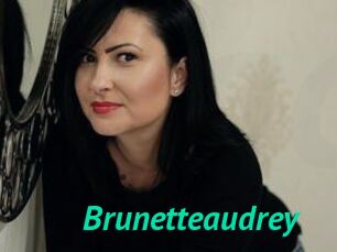 Brunetteaudrey