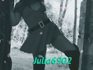 Julia6902
