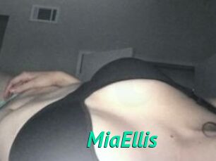 Mia_Ellis