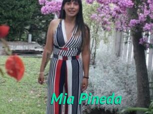 Mia_Pineda