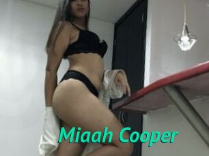 Miaah_Cooper