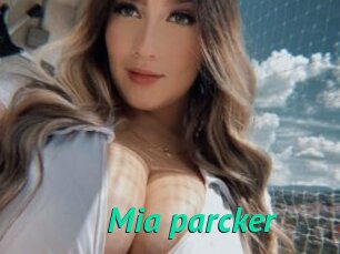 Mia_parcker