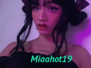 Miaahot19