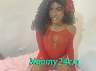 Naomy24cm