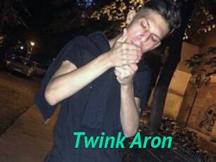 Twink_Aron