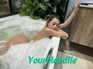 Yourblondiie